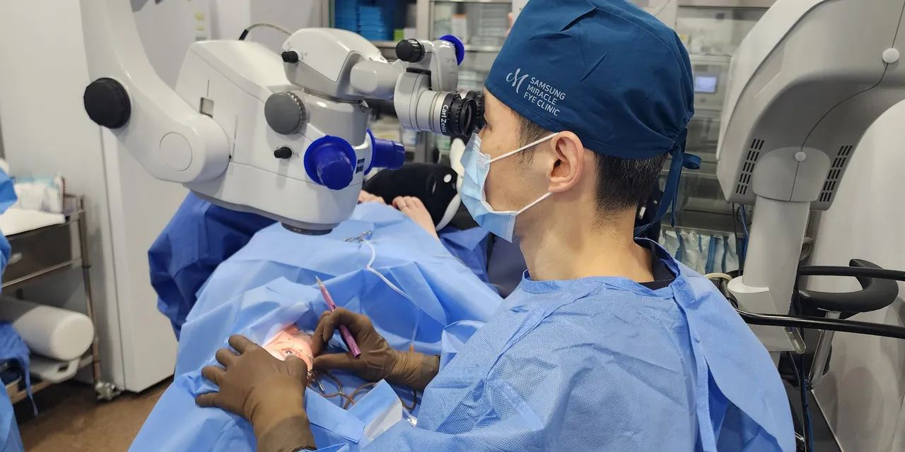 Lens Implantation Surgery — Samsung Miracle Eye Clinic Gangnam 2