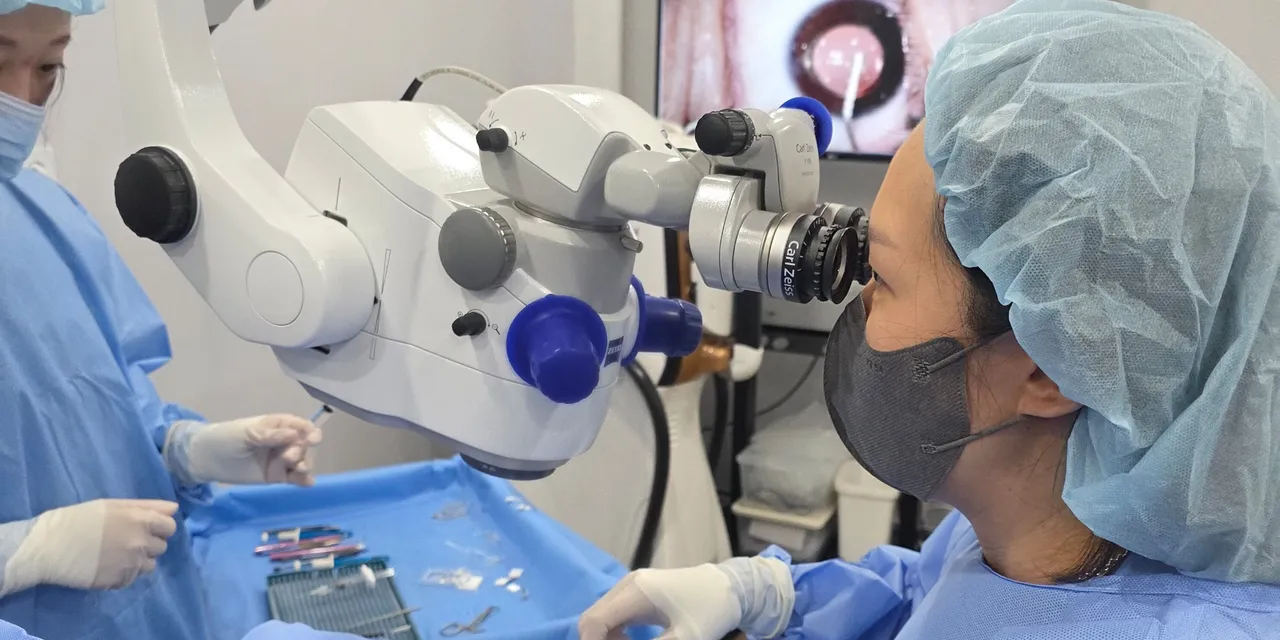 Lens Implantation Surgery — Samsung Miracle Eye Clinic Gangnam 3