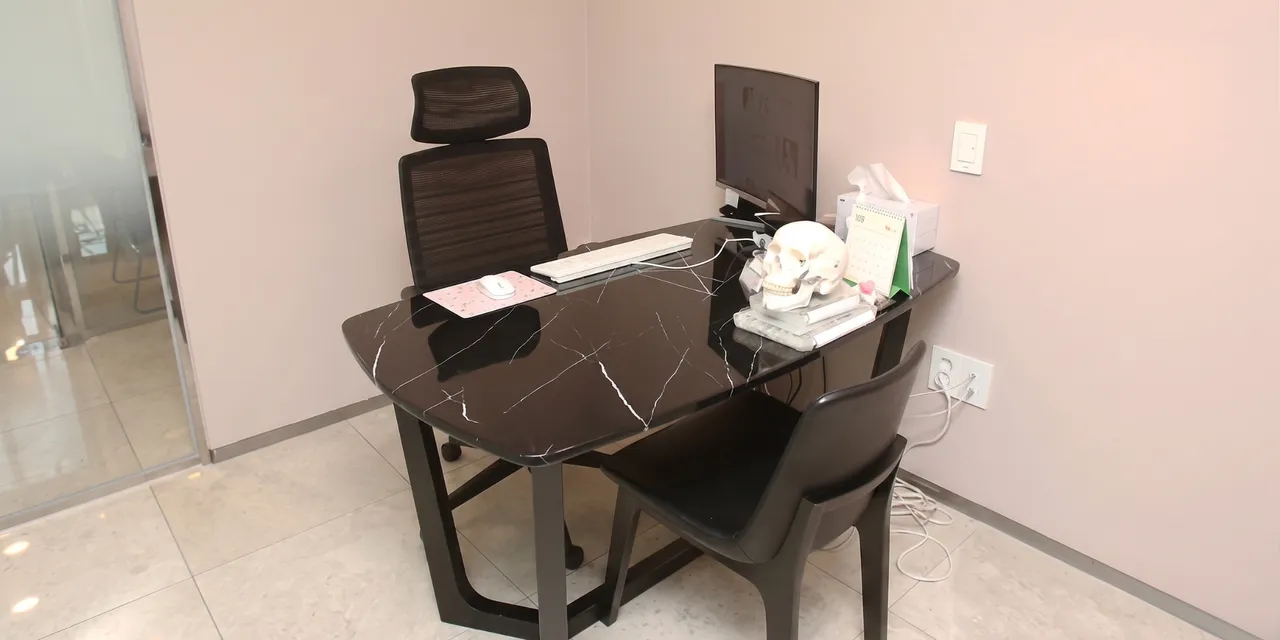 CLASSY PLASTIC SURGERY 4