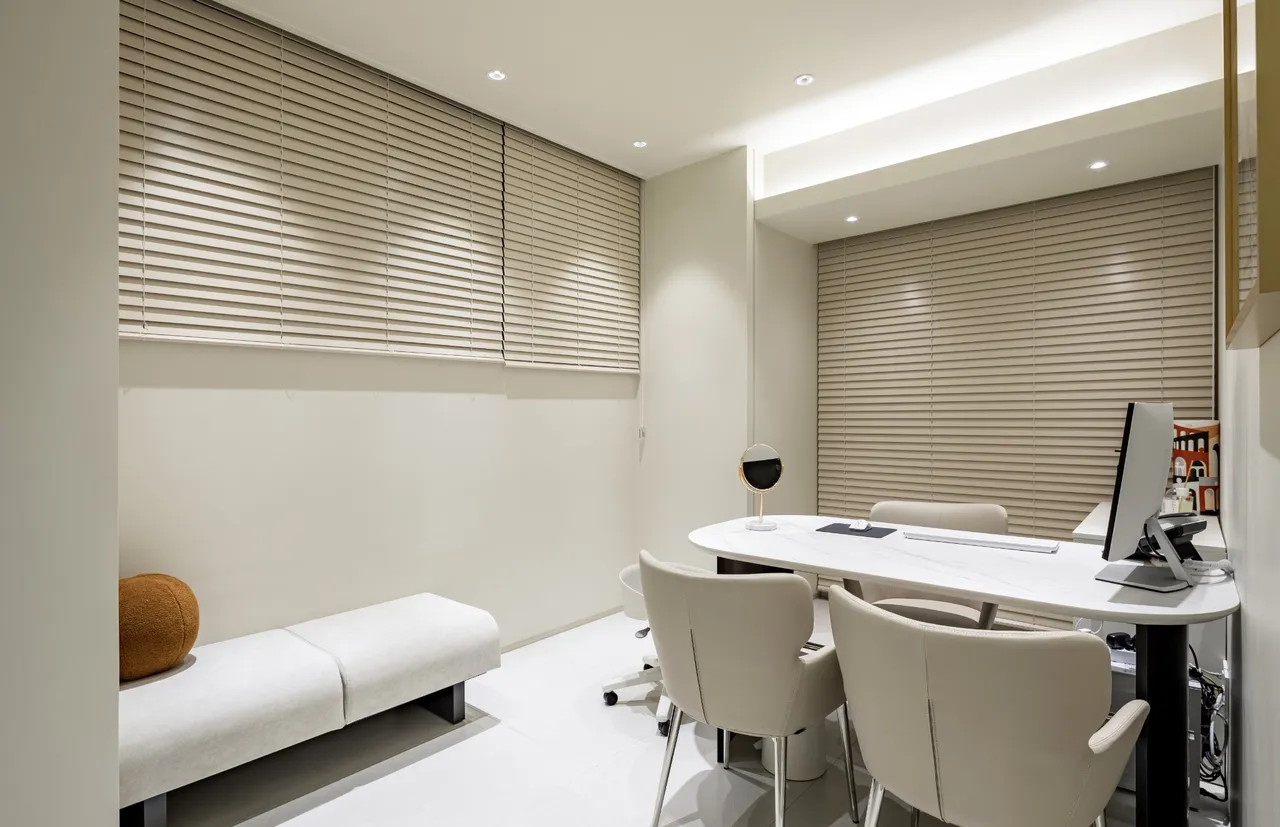SUGAR PLASTIC SURGERY CLINIC 4
